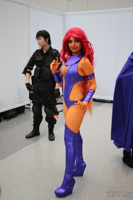 Cosplay: Starfire (from DC Comics)