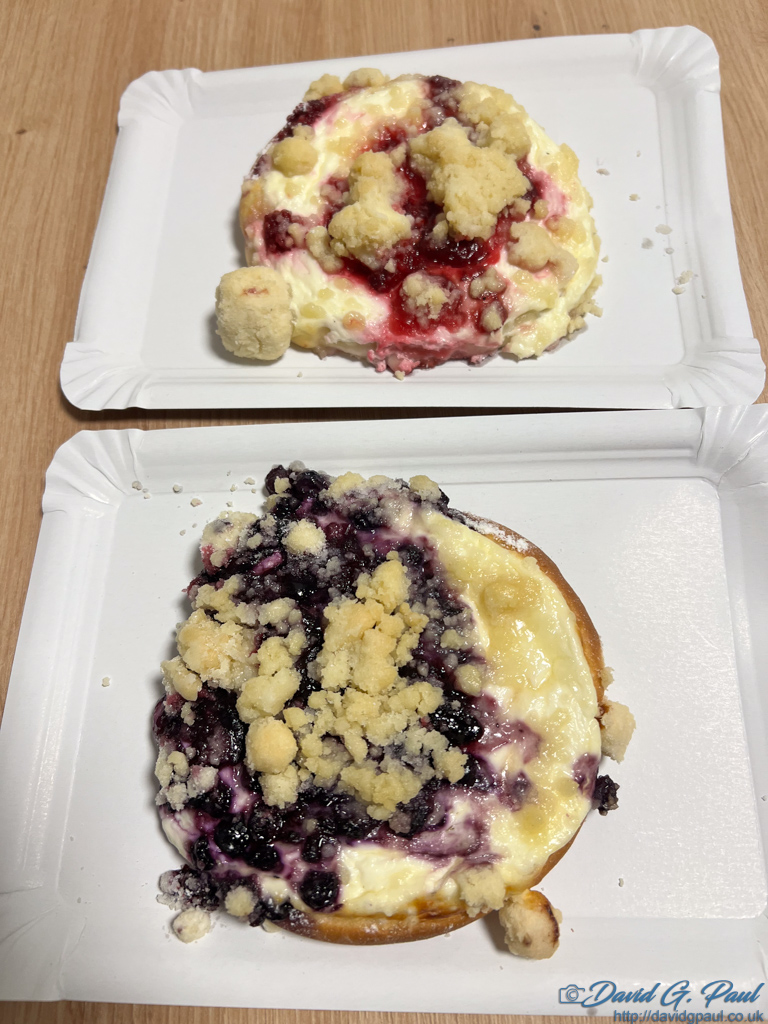 Two Koláč sitting side by side on polystyrene trays