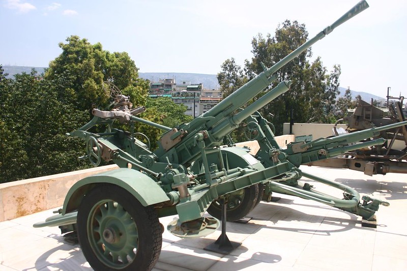 Hotchkiss 25mm AA gun