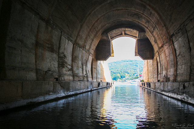 Submarine pen