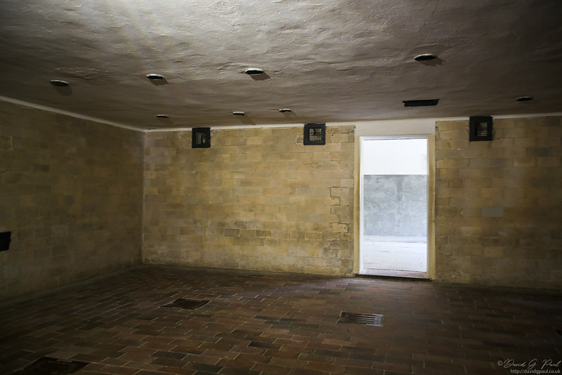 Gas chamber