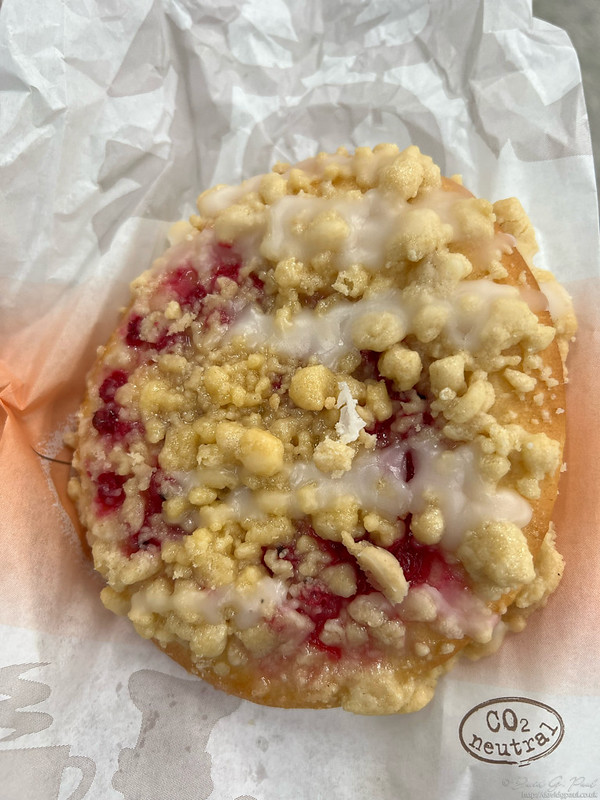 Dinkel Streuseltaler johannisbeere cake
