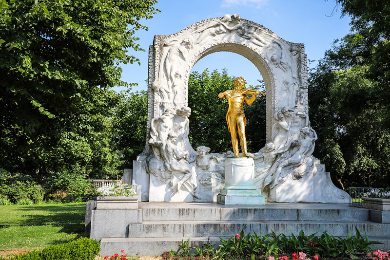 Statue of Johann Strauss