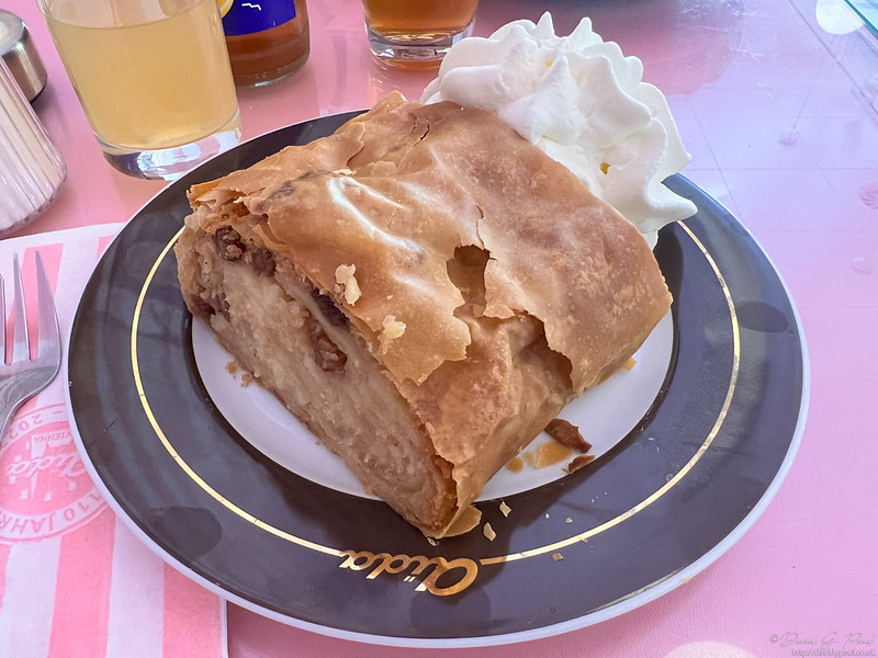 Apfelstrudle