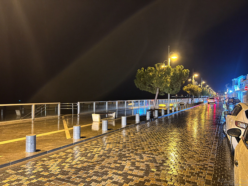 Piale Pasa at night in the rain