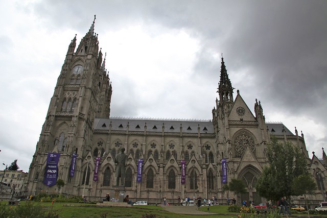 Le Catedral, Quito