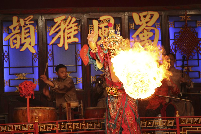 Sichuan Opera – Fire breathing